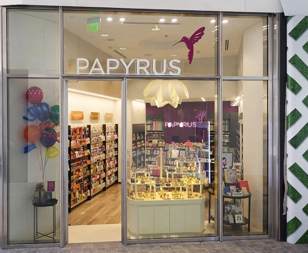 Papyrus Stores Closing - Westfeild Century City
