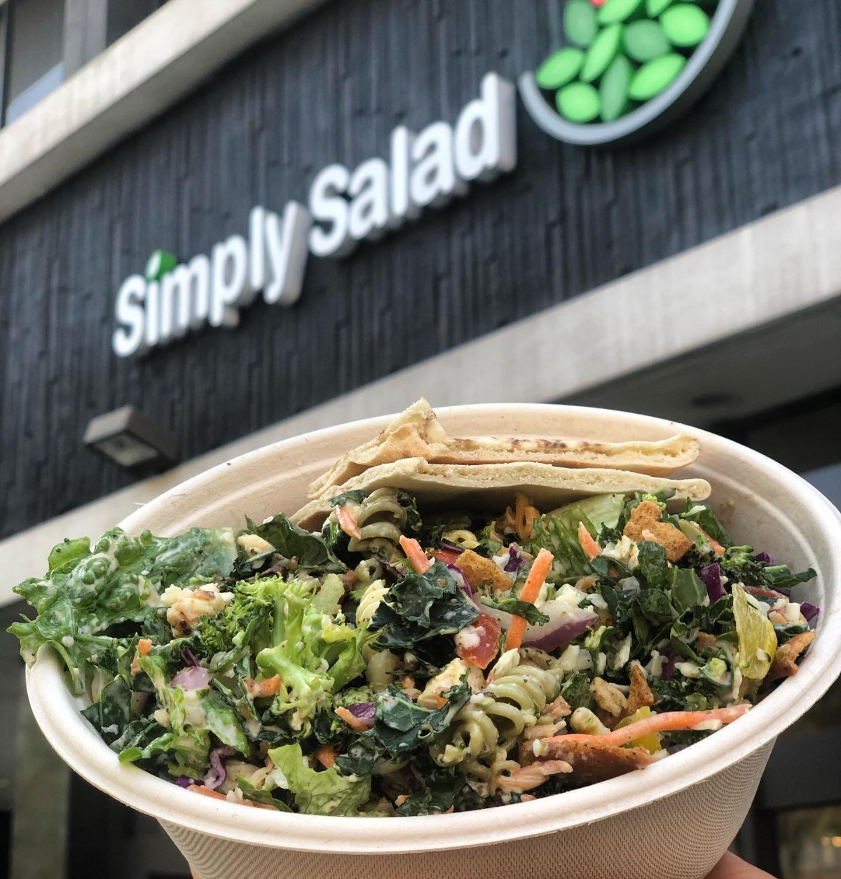 Simply Salad Continue to Grow with New Long Beach Location