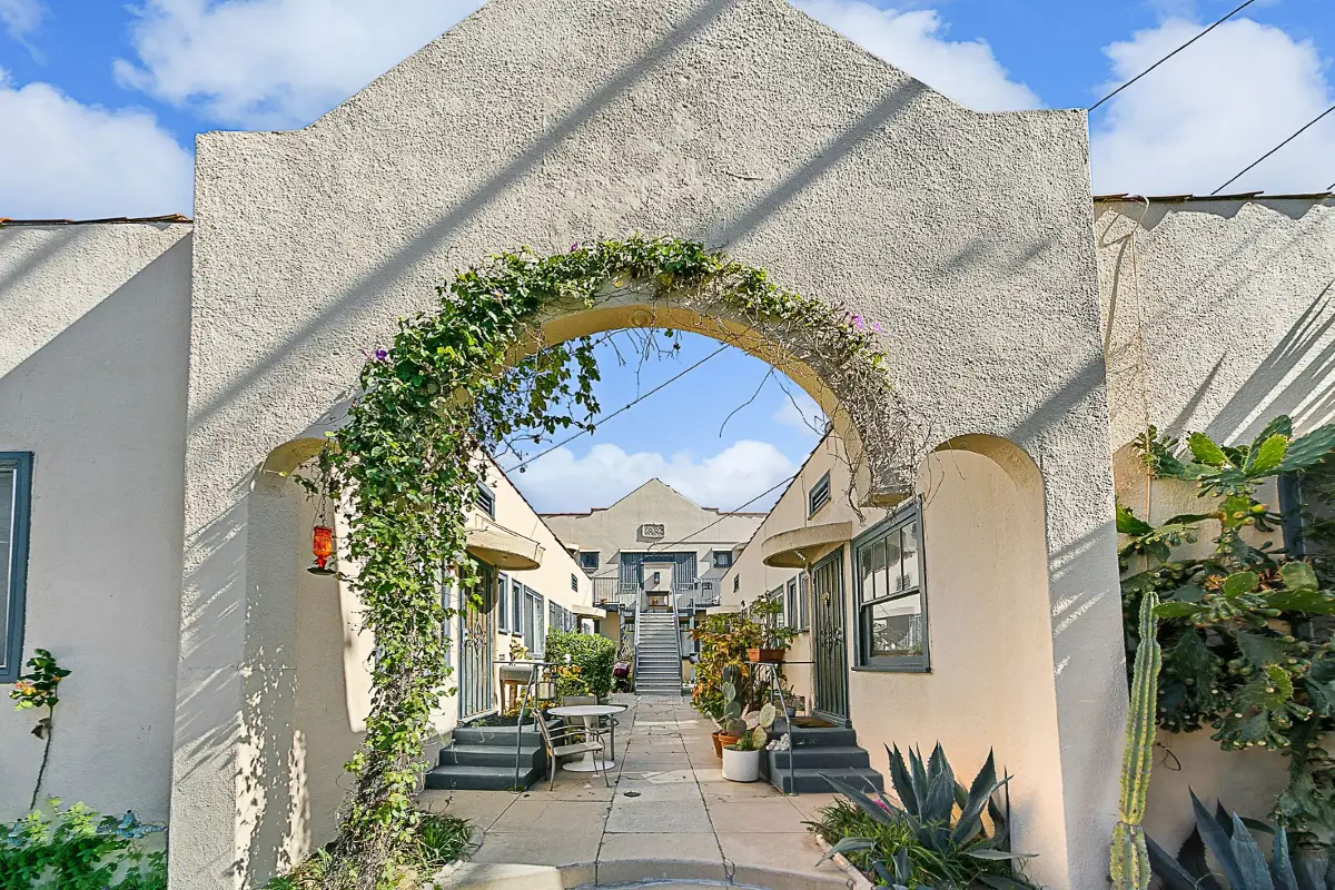 Stepp Commercial Completes $2.99 Million Sale of a Value-Add, 8-Unit Apartment Property on 2nd Street in Santa Monica, CA
