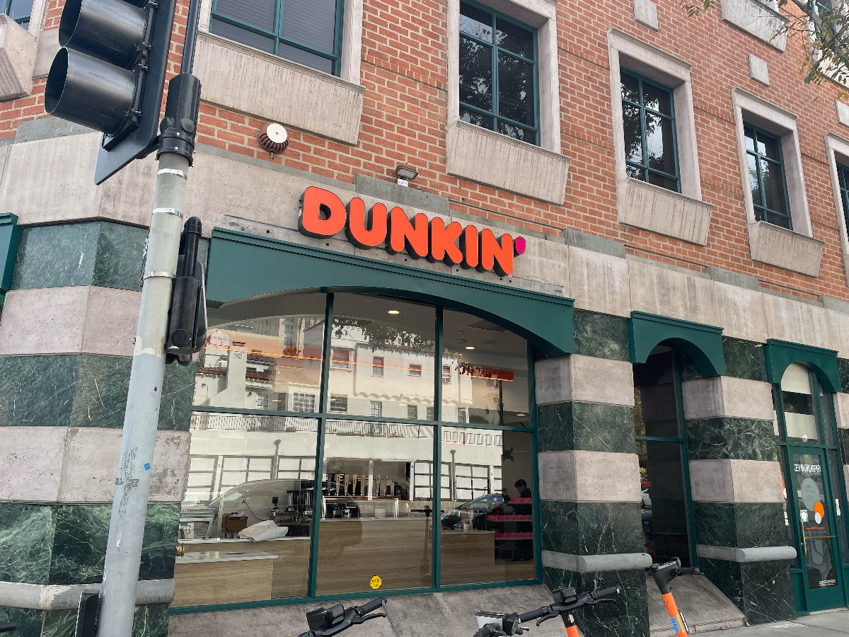 Dunkin’ Hosts Grand Opening for Newest Next Generation Restaurant in Westwood, CA with FREE Donut with Any Purchase, Dunkin‘-Branded Giveaways, and More!